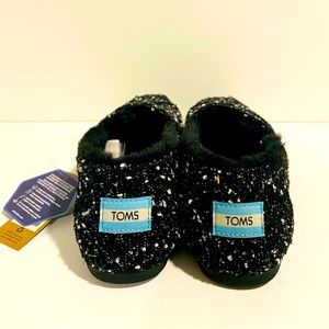 Brand new Toms women loafer & slip-ons (Thick for fall/winter) -60% off